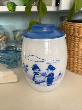 🍄VTG 1950s Bartlett Collins milk glass cookie jar featuring a Dutch boy girl
